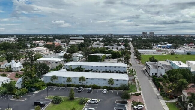  - Regatta Royale Apartments