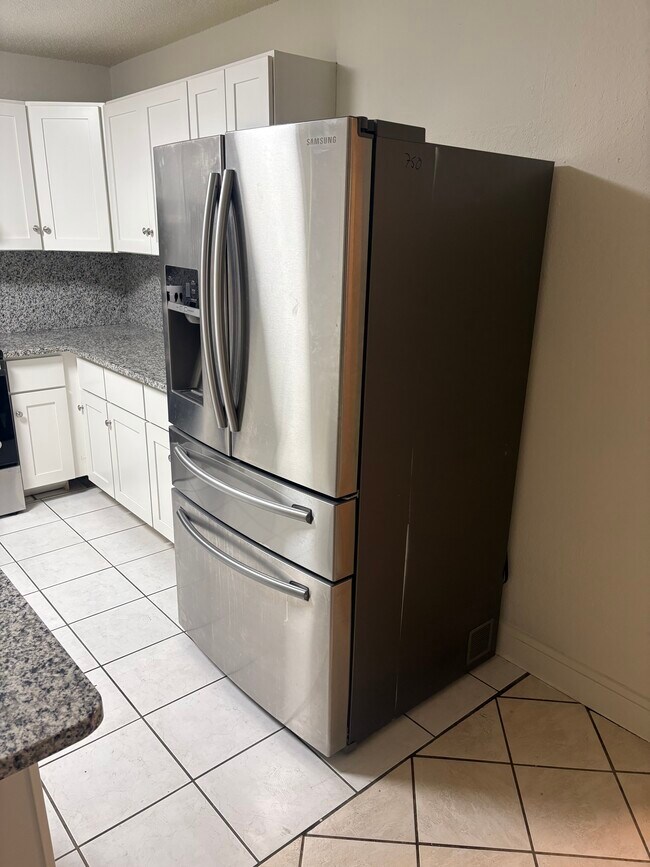 Foto del edificio - 7133 Pinewood Dr