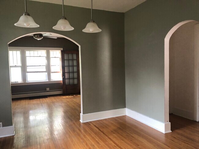 Foto del edificio - 124 Highland Dr