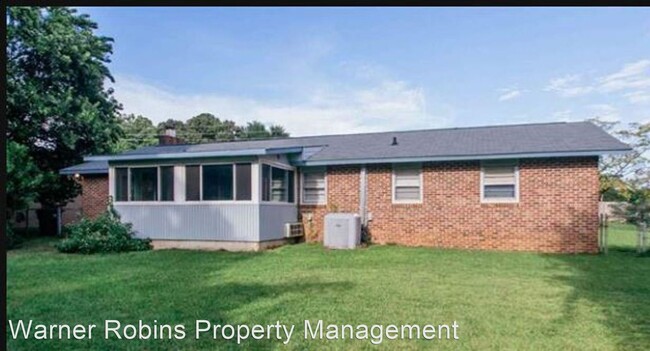 Building Photo - 4 br, 1.5 bath House - 301 Laurie Lane