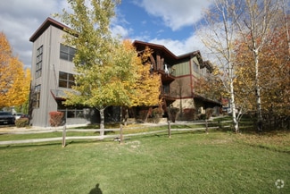 Building Photo - 645 Woodland Pl