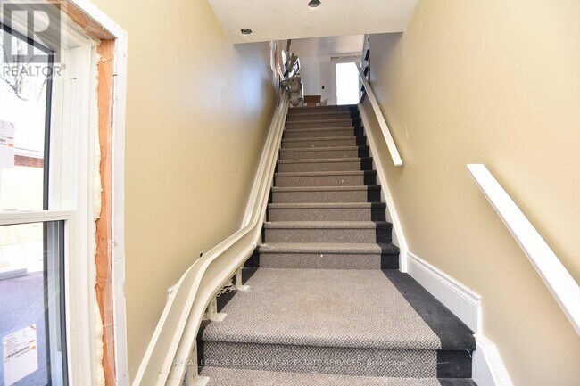 Photo du bâtiment - 284 Wilson St E