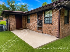 Building Photo - 207 Turner Ave