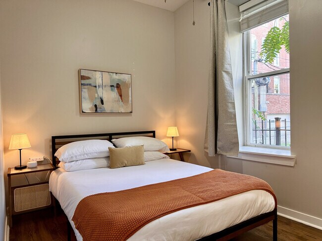 Foto del edificio - 736 N Throop St