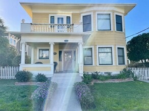 Building Photo - 2044 Third Ave