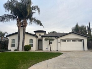 Building Photo - 10205 Malaguena Ct