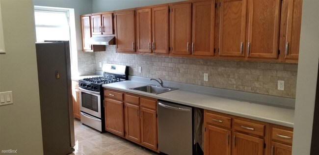 Building Photo - 3 br, 1 bath House - 519 41st St