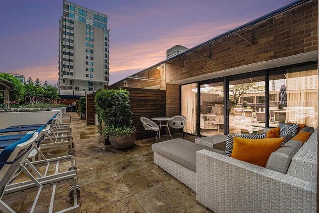 Foto del edificio - 1111 Caroline St