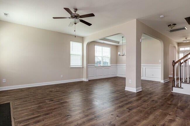 Foto del edificio - 290 Brentmoor Dr