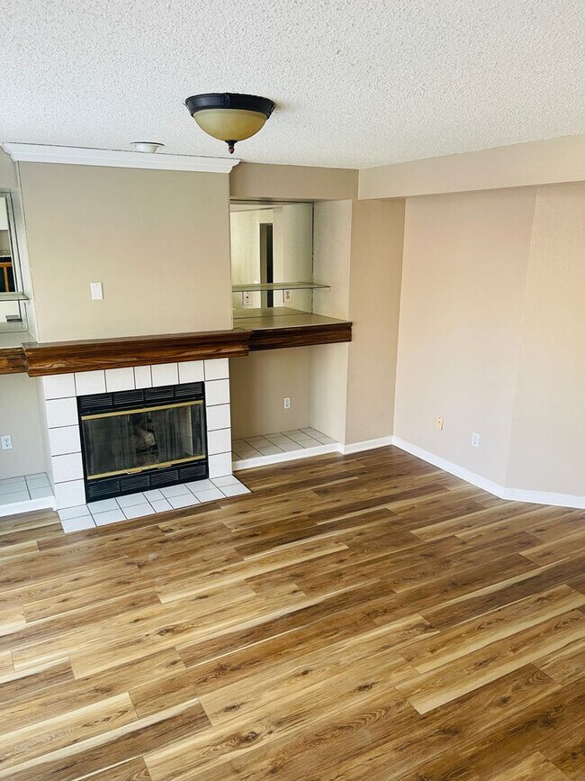 Foto del edificio - 4 bedroom, 4 bathroom single family house in Centennial