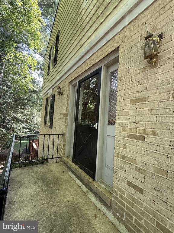 Building Photo - 9622 Lindenbrook St