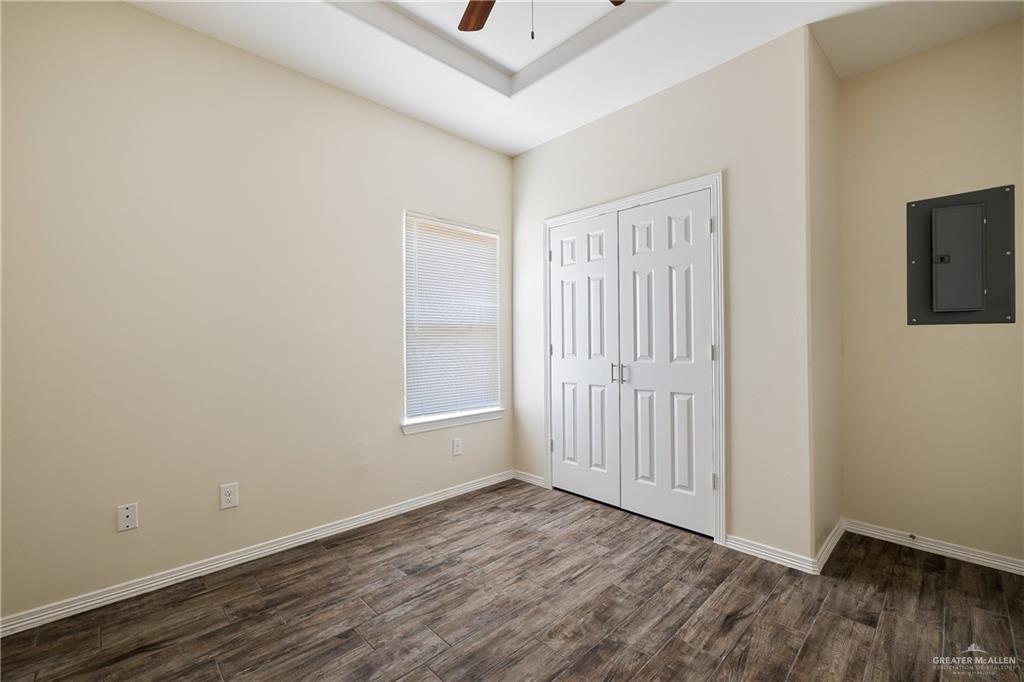 Building Photo - 5004 N Hiawatha Dr