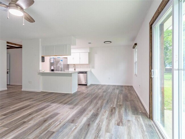 Building Photo - 34 Oak Loop