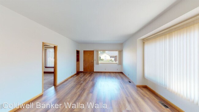 Building Photo - 3 br, 1 bath House - 161 NW Blalock