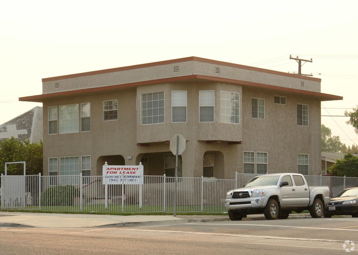 Building Photo - 1002 N Main St