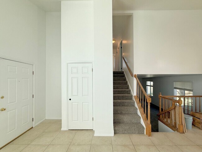 Foto del edificio - Newly Updated 4-Bedroom Home in Sandy!