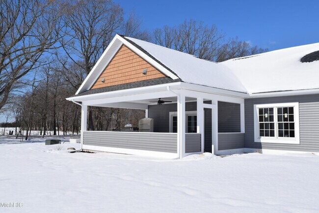 Building Photo - 3138 S Van Wagoner Ave