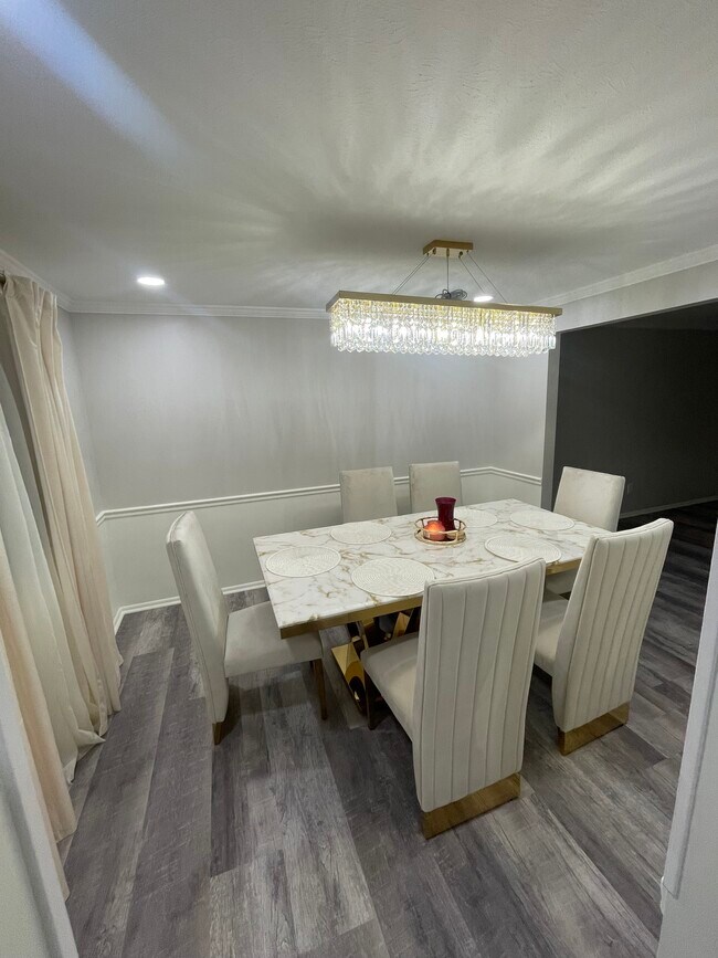 Foto del edificio - 6209 Brighton Dr
