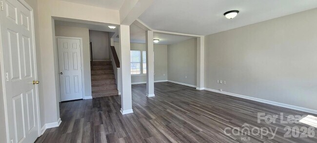 Foto del edificio - 4539 Springview Rd