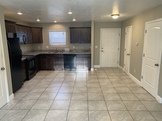 Building Photo - 301 Cheyenne Drive