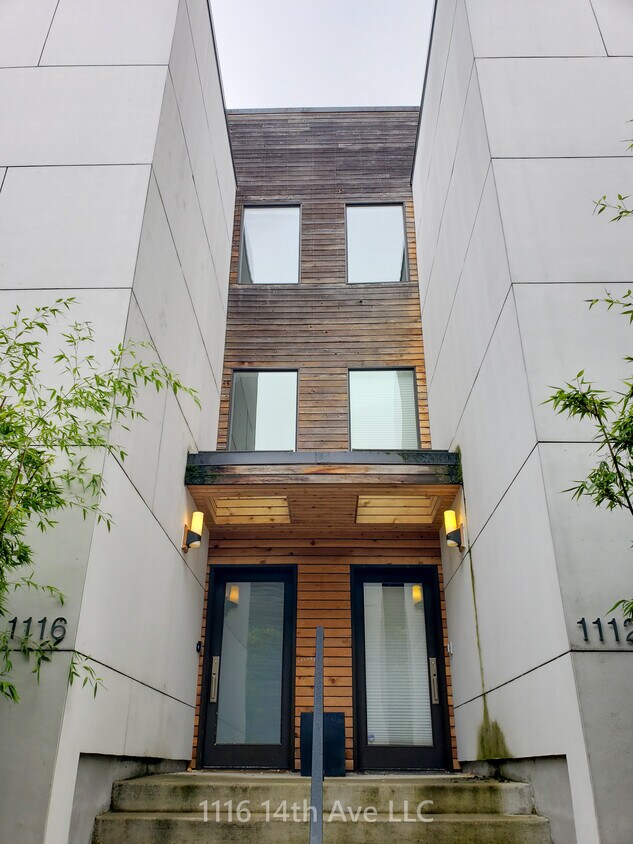 Primary Photo - 1116 14th Ave