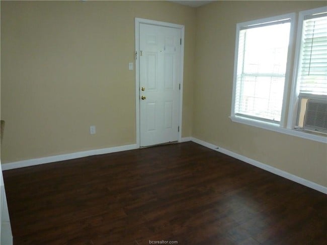 Building Photo - 4408 aspen st