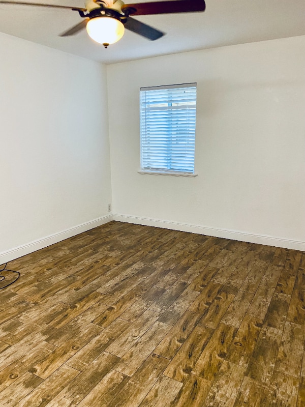 Building Photo - 7 Oak St