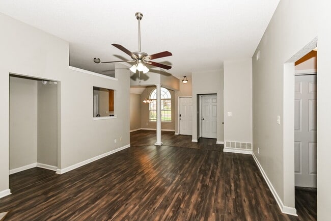Building Photo - 1176 Warwick Pl