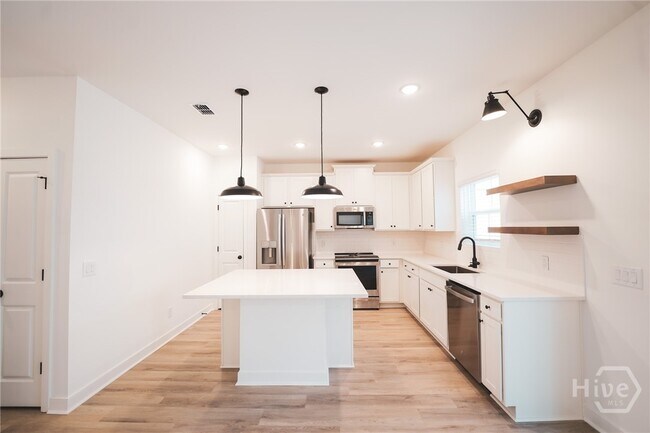 Foto del edificio - 108 Kingswood Cir