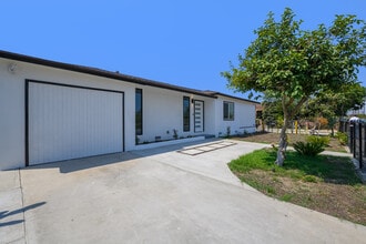 Building Photo - 6557 Darwell Ave