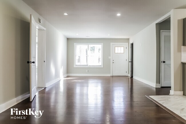 Building Photo - 2207 Freydale Road