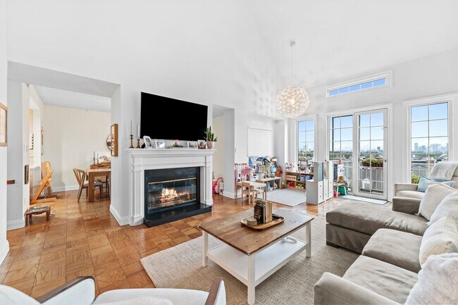 Building Photo - 200 Shearwater Ct W