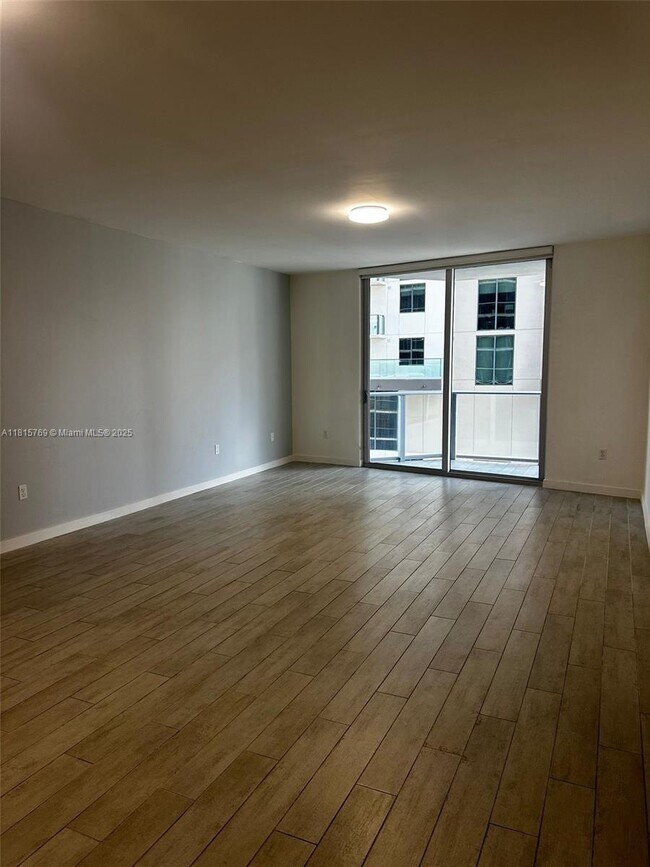 Foto del edificio - 1010 SW 2nd Ave