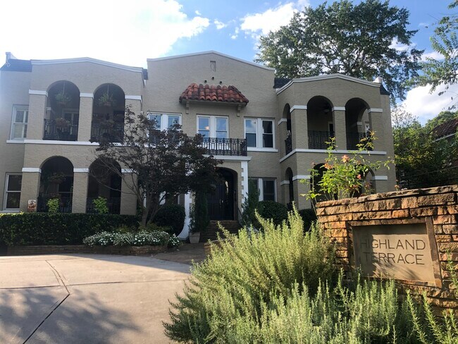 Foto del edificio - 856 Briarcliff Rd NE