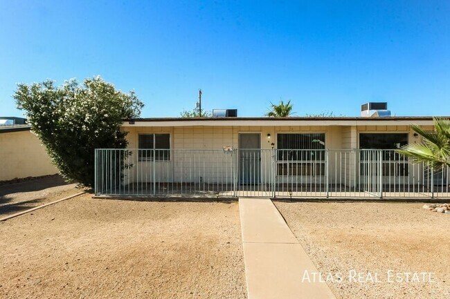 Building Photo - 7015 E Wilshire Dr