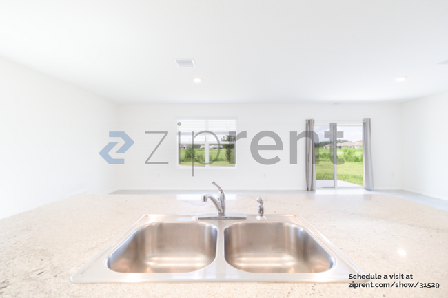 Foto del edificio - 5643 Hollingworth Trl