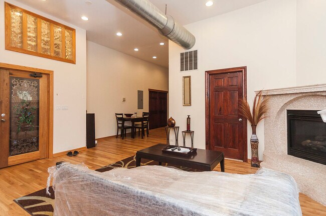 Foto del edificio - 548 N Wells St
