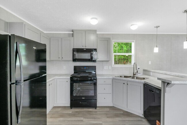 Building Photo - 5108 Burnham Ave