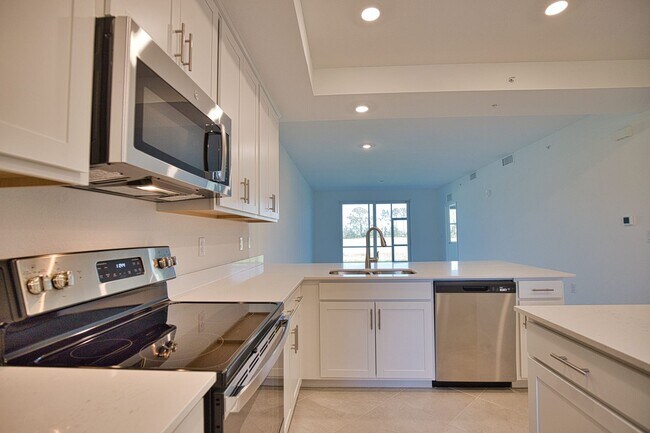 Building Photo - 12280 Wellen Golf St