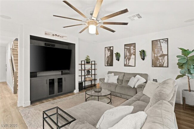 Building Photo - 1056 Via Canale Dr