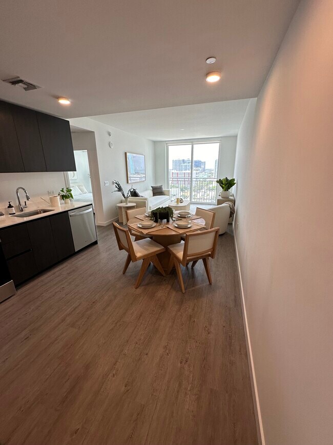 Foto del edificio - 133 NE 24th St
