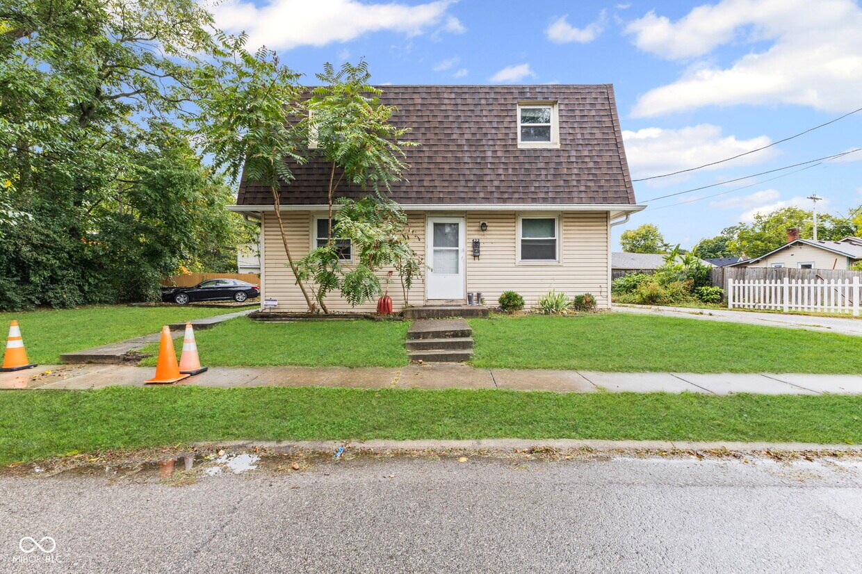 Foto principal - 420 S East St