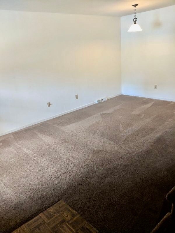 Building Photo - 107 Rainbow Cir