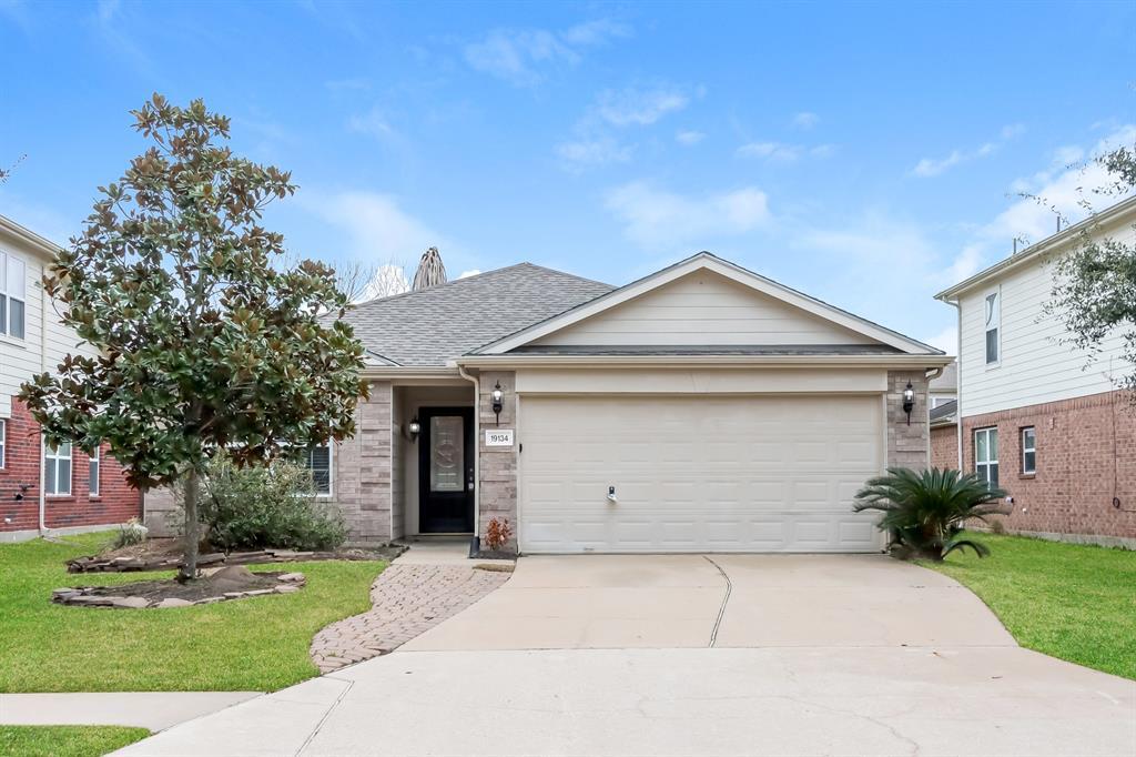 19134 Royal Isle Dr, Tomball, TX 77375 House for Rent in Tomball, TX