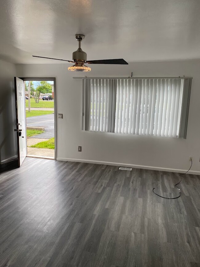 Foto del edificio - 3006 Benchwood Rd