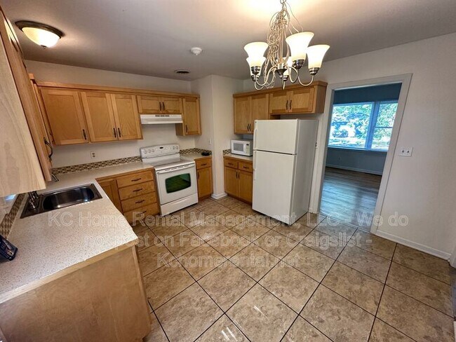 Foto del edificio - 5911 Farley Ave