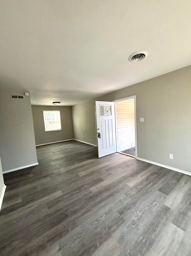 Foto del edificio - 1282 Crosland Dr NE