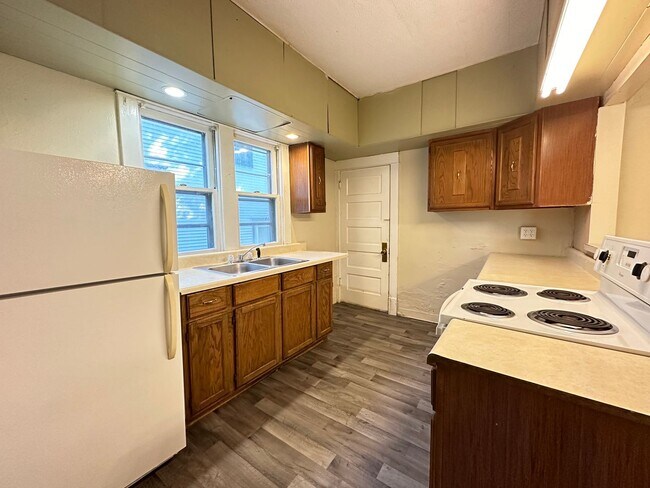 Foto del edificio - Large 2 bedroom house $750