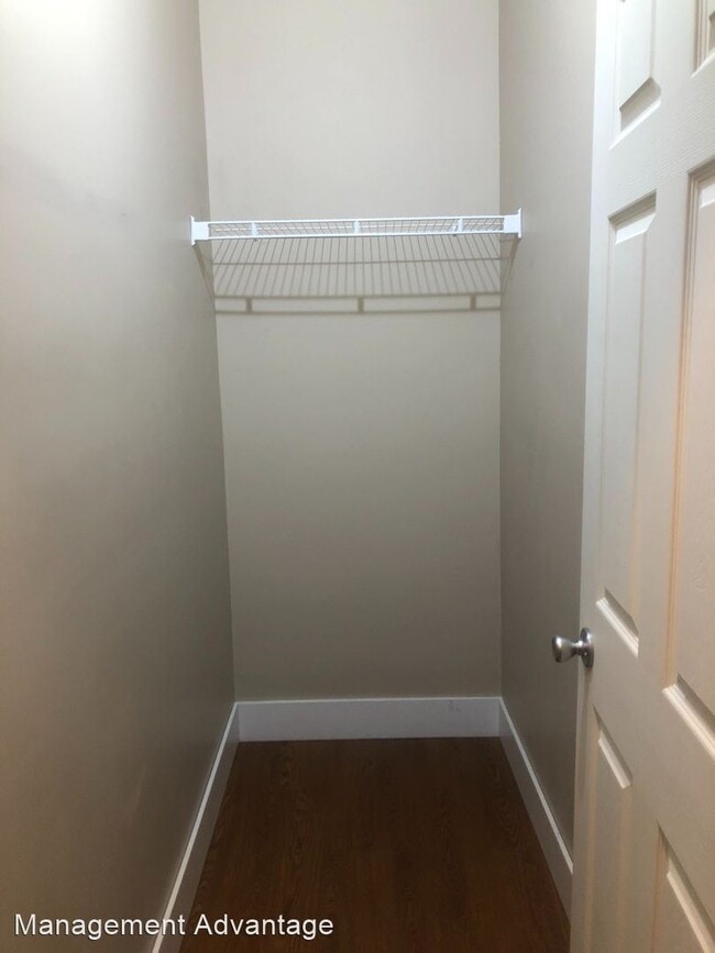 Building Photo - 1529 Ferry St