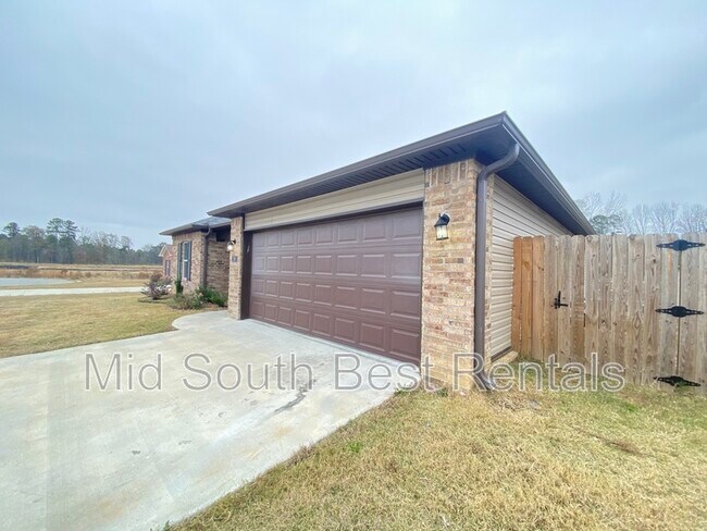 Foto del edificio - 208 Magnolia Ct